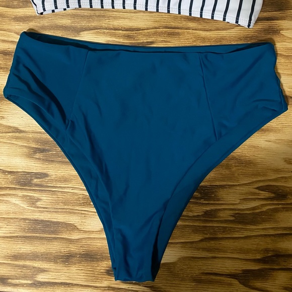 SHEIN Swimsuit - Picture 4 of 4